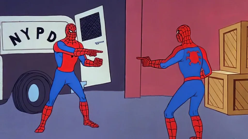 La minaccia all'editoria italiana è l'editoria italiana: meme dei due Spiderman che si indicano